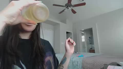 Snapshot of girlnextdoor702 chatting on March 2025 06:01:02 PM Jasmine online show from March 2025 06:01:02 PM