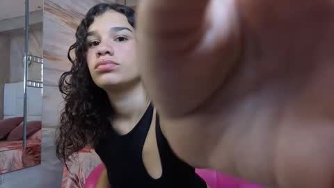 Snapshot of girlsweetgb chatting on October 2025 11:18:02 AM girlsweetgb online show from October 2025 11:18:02 AM