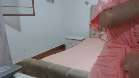 Snapshot of girlvictoria chatting on November 2025 11:32:01 AM Victoria online show from November 2025 11:32:01 AM