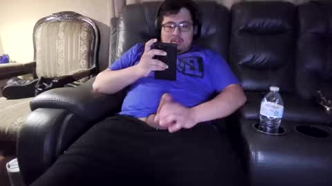 Snapshot of girthysausage904344 chatting on December 2024 05:37:02 AM GirthySausage online show from December 2024 05:37:02 AM