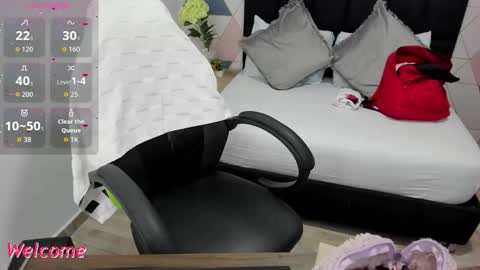 Snapshot of gisela27 chatting on October 2025 12:02:02 PM Gisella online show from October 2025 12:02:02 PM