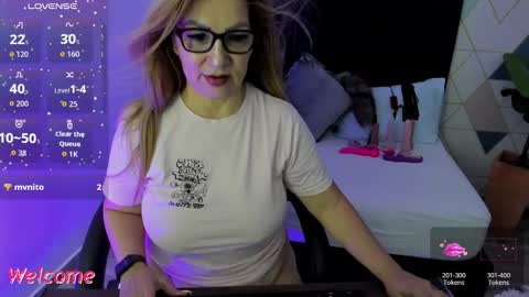 Snapshot of gisela27 chatting on November 2025 01:00:02 PM Gisella online show from November 2025 01:00:02 PM