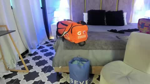 Snapshot of giselamaru chatting on February 2026 11:52:01 AM online show from February 2026 11:52:01 AM