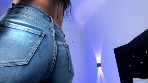 Gisell online show from April 2026 01:11:01 PM