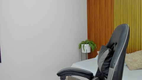 G I S E online show from November 2025 07:26:01 PM