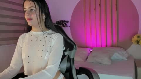 G I S E online show from November 2025 02:33:01 AM