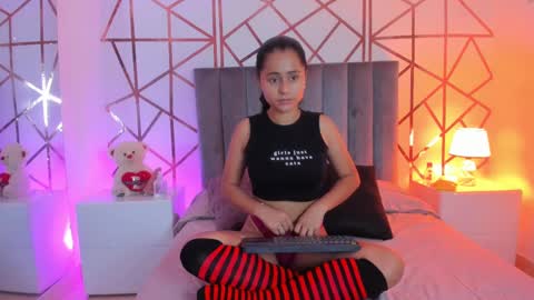 Snapshot of giselle_roldan chatting on February 2025 11:40:02 AM GISELLE ROLDAN online show from February 2025 11:40:02 AM
