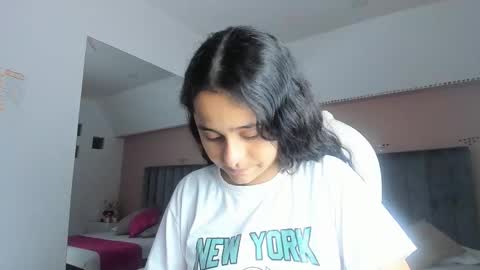 Snapshot of giselle_roldan chatting on September 2025 04:05:02 AM GISELLE ROLDAN online show from September 2025 04:05:02 AM