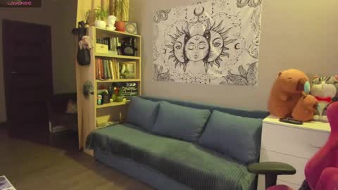 AlexaMillis online show from February 2025 10:32:01 PM