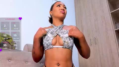 Snapshot of giuliacash chatting on November 2025 12:15:02 PM GiuliaCash online show from November 2025 12:15:02 PM