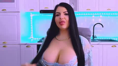 Snapshot of giulyalust chatting on February 2026 10:17:01 PM Giulia online show from February 2026 10:17:01 PM