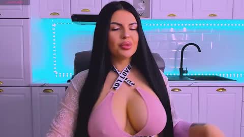 Snapshot of giulyalust chatting on February 2026 10:07:01 PM Giulia online show from February 2026 10:07:01 PM