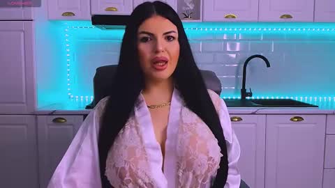 Snapshot of giulyalust chatting on February 2026 10:19:02 PM Giulia online show from February 2026 10:19:02 PM