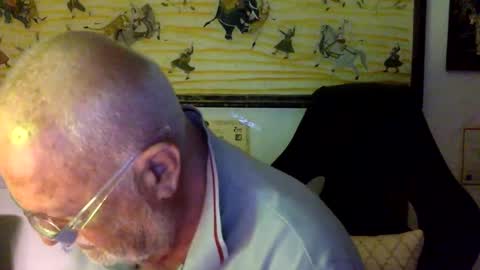 giutomma930394 online show from May 2026 09:33:01 PM