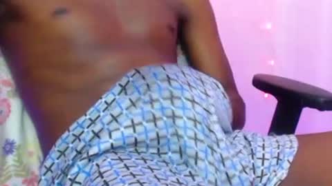 Snapshot of giv_deez chatting on November 2025 03:56:02 PM marlon online show from November 2025 03:56:02 PM