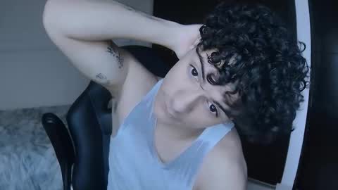 Snapshot of giyu_hayashi chatting on December 2025 12:43:01 PM giyu online show from December 2025 12:43:01 PM