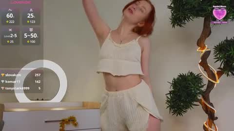 Snapshot of gladysacreman chatting on March 2025 09:48:02 PM Michelle online show from March 2025 09:48:02 PM