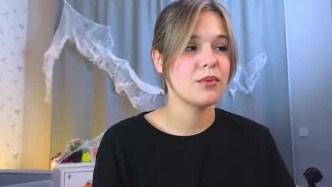 Snapshot of gladysacreman chatting on October 2025 03:08:01 AM Michelle online show from October 2025 03:08:01 AM