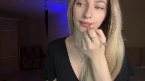 Snapshot of glamour_rogue chatting on December 2025 05:55:02 PM glamour_rogue online show from December 2025 05:55:02 PM