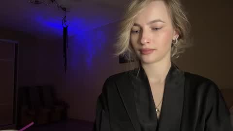 Snapshot of glamour_rogue chatting on December 2025 03:07:01 PM glamour_rogue online show from December 2025 03:07:01 PM