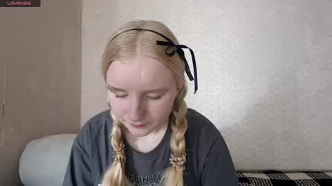Snapshot of glennabeem chatting on May 2026 07:16:01 AM Laura online show from May 2026 07:16:01 AM