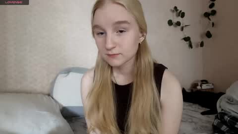 Snapshot of glennabeem chatting on May 2026 08:09:01 AM Laura online show from May 2026 08:09:01 AM