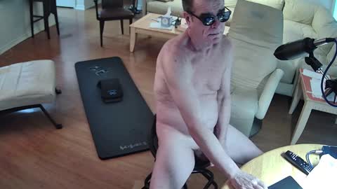 Snapshot of glennbootycam chatting on December 2024 08:18:01 PM glennbitch online show from December 2024 08:18:01 PM