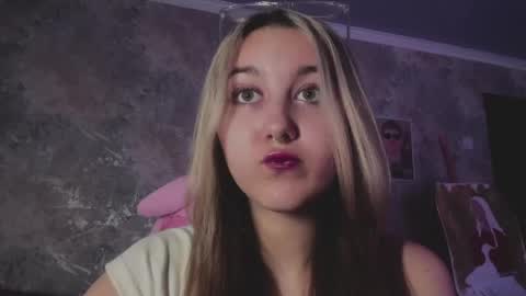 Snapshot of glenniekinney chatting on April 2026 01:49:02 PM Kelly online show from April 2026 01:49:02 PM