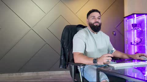 Matthew .. for short call me Matt online show from March 2025 12:42:02 AM