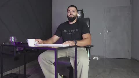 Matthew .. for short call me Matt online show from October 2025 05:57:02 PM