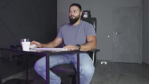 Matthew .. for short call me Matt online show from October 2025 06:51:01 PM