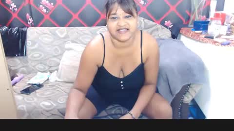 glitter candy online show from January 2025 05:11:02 PM