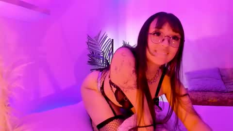 Snapshot of gloomydoll chatting on October 2025 07:20:02 PM Mimi online show from October 2025 07:20:02 PM