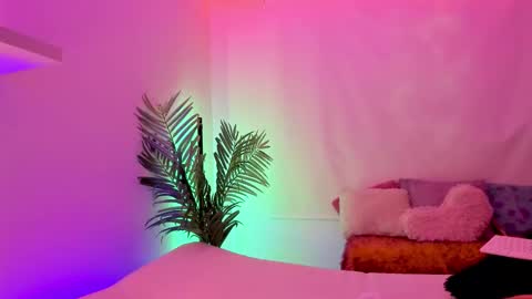 Snapshot of gloomydoll chatting on October 2025 06:09:01 PM Mimi online show from October 2025 06:09:01 PM