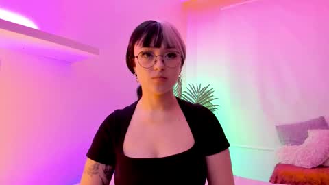 Snapshot of gloomydoll chatting on November 2025 09:24:02 PM Mimi online show from November 2025 09:24:02 PM