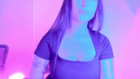 Snapshot of gloomydoll chatting on December 2025 07:00:01 PM Mimi online show from December 2025 07:00:01 PM