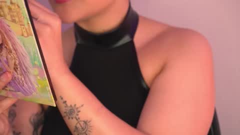 Snapshot of gloomydoll chatting on February 2026 05:40:02 PM Mimi online show from February 2026 05:40:02 PM