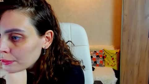 Gloria Wood online show from November 2025 06:26:01 PM