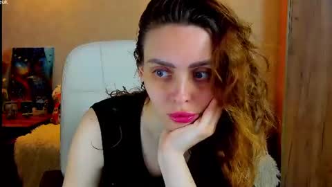 Snapshot of gloria_wood chatting on June 2026 05:02:02 PM Gloria Wood online show from June 2026 05:02:02 PM