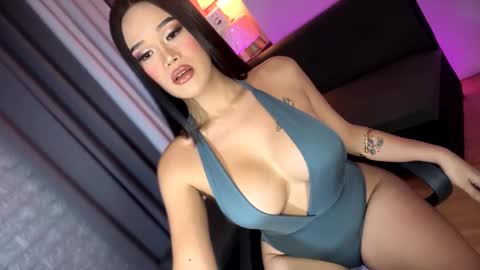 Snapshot of gloriousslutshay chatting on November 2025 06:41:02 PM shy online show from November 2025 06:41:02 PM