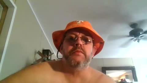 IDKIDCIDGAF online show from November 2025 07:58:01 PM