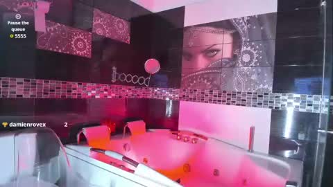 ahsley  online show from October 2025 05:48:02 AM