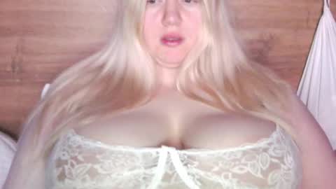 Snapshot of goddess__persephone chatting on February 2026 06:15:02 PM Rose online show from February 2026 06:15:02 PM