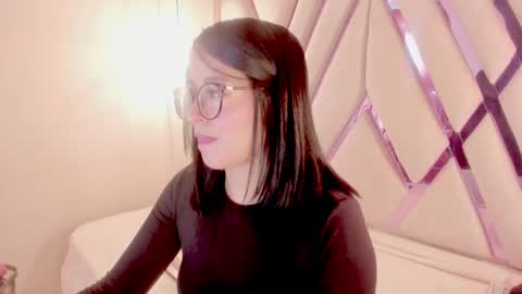 M A R T I N A  online show from May 2026 12:45:02 PM