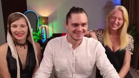   330 UTC2 girls   online show from December 2024 03:38:02 AM