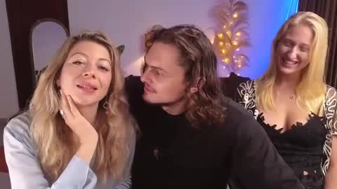   330 UTC2 girls   online show from January 2025 02:37:02 AM