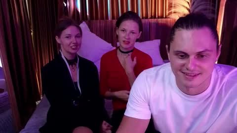   330 UTC2 girls   online show from January 2026 04:39:01 AM