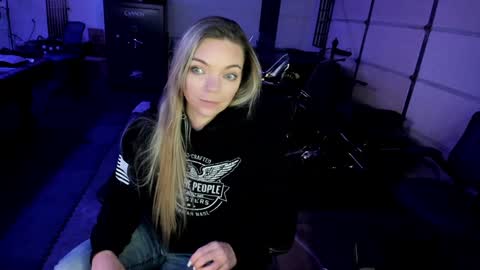 Snapshot of goddess_of_mars chatting on December 2024 03:33:02 PM Patricia Mars Goddess of Mars twitter thegoddessmindy online show from December 2024 03:33:02 PM