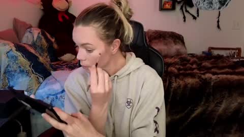 Snapshot of goddess_of_mars chatting on January 2025 02:53:02 PM Patricia Mars Goddess of Mars twitter thegoddessmindy online show from January 2025 02:53:02 PM