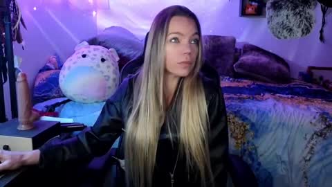 Snapshot of goddess_of_mars chatting on March 2025 11:12:02 AM Patricia Mars Goddess of Mars twitter thegoddessmindy online show from March 2025 11:12:02 AM